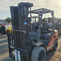 2018 Toyota 8FGU30 Warehouse Forklift