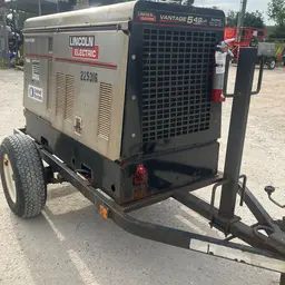 2019 Lincoln Electric VANTAGE 549 Welder