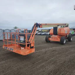 2016 JLG 800AJ Articulating Boom Lift
