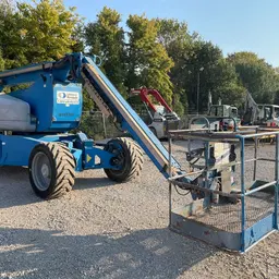 2015 Genie ZX-135 Articulating Boom Lift