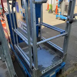 2016 Genie GR-12 Self-Propelled One-Person Lift