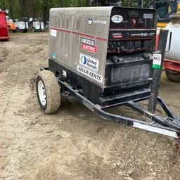 2019 Lincoln Electric VANTAGE 549 Welder