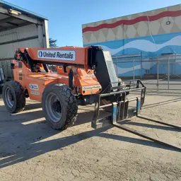 2016 SKYTRAK 8042 Forklift