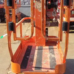 2015 JLG 1230ES Self-Propelled One-Person Lift