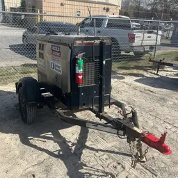 2019 Lincoln Electric VANTAGE 322 Welder