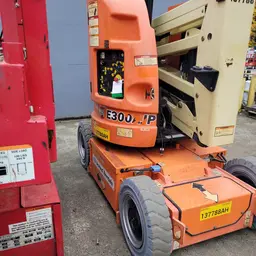 2014 JLG E300AJP Articulating Boom Lift