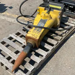 2017 Atlas Copco SB 452 Attachment