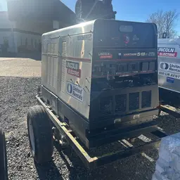 2019 Lincoln Electric VANTAGE 549 Welder