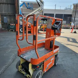 2016 JLG 1230ES Self-Propelled One-Person Lift
