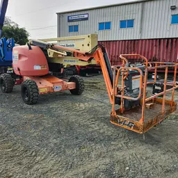 2013 JLG 450AJ Articulating Boom Lift