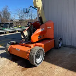 2013 JLG E450AJ Articulating Boom Lift
