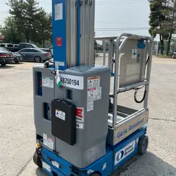 2016 Genie GR-20 Self-Propelled One-Person Lift
