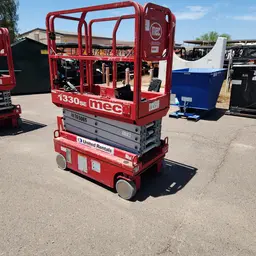 2018 MEC 1330SE Scissor Lift