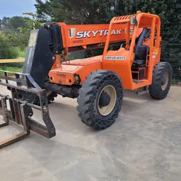 2016 SKYTRAK 8042 Forklift