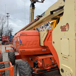 2015 JLG 800AJ Articulating Boom Lift