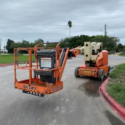 2013 JLG E400AJPN Articulating Boom Lift