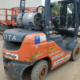 2017 Toyota 8FGU25 Forklift