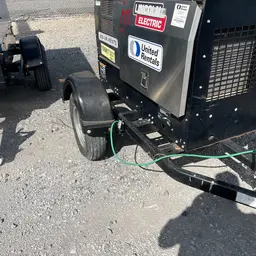 2019 Lincoln Electric VANTAGE 322 Welder