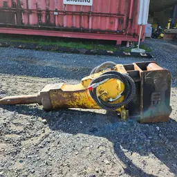 2017 Atlas Copco SB 452 Attachment