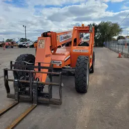2014 SKYTRAK 8042 Forklift
