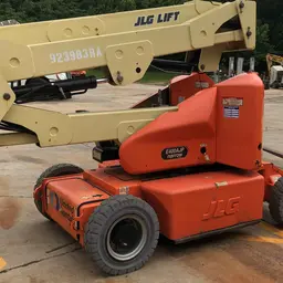 2012 JLG E400AJPN Articulating Boom Lift