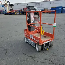 2015 Skyjack SJ12 Self-Propelled One-Person Lift