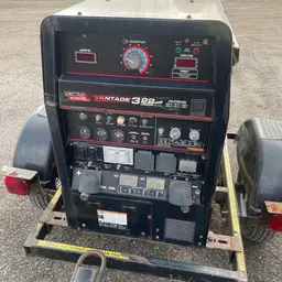2019 Lincoln Electric VANTAGE 322 Welder