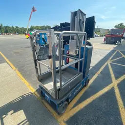 2017 Genie GR-20 Self-Propelled One-Person Lift