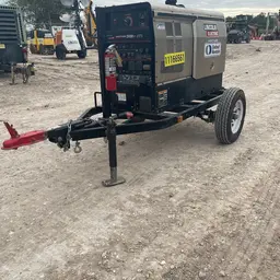 2021 Lincoln Electric VANTAGE 322 Welder