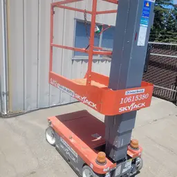 2017 Skyjack SJ12 Self-Propelled One-Person Lift