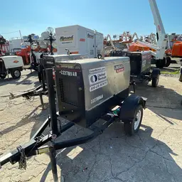 2019 Lincoln Electric VANTAGE 322 Welder