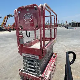 2018 MEC MICRO 19 Scissor Lift