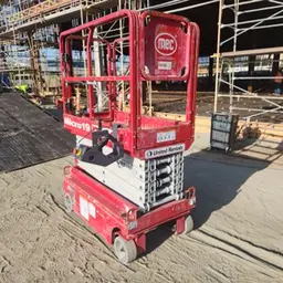 2018 MEC MICRO 19 Scissor Lift
