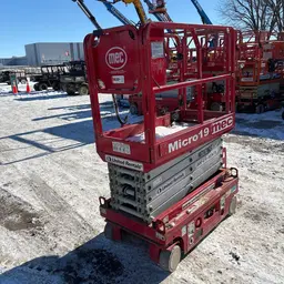 2018 MEC MICRO 19 Scissor Lift