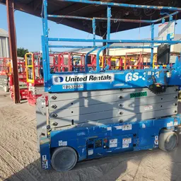 2017 Genie GS-3232 Scissor Lift